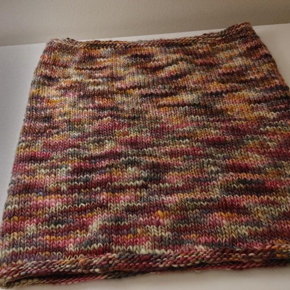 SCARF_Handmade Knit Short Cowl Neck Infinity Loop Scarf - Picture 5 of 5